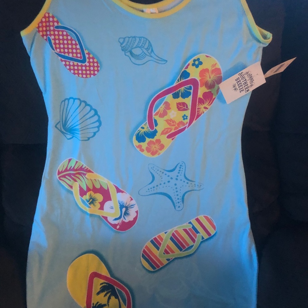 Shirt/top. Small, medium, large